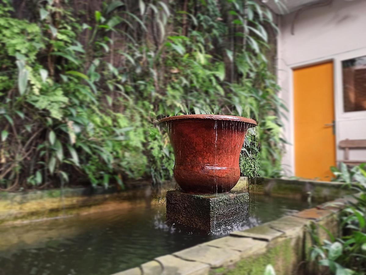 Jeng Tini Guest House Bogor Exterior photo