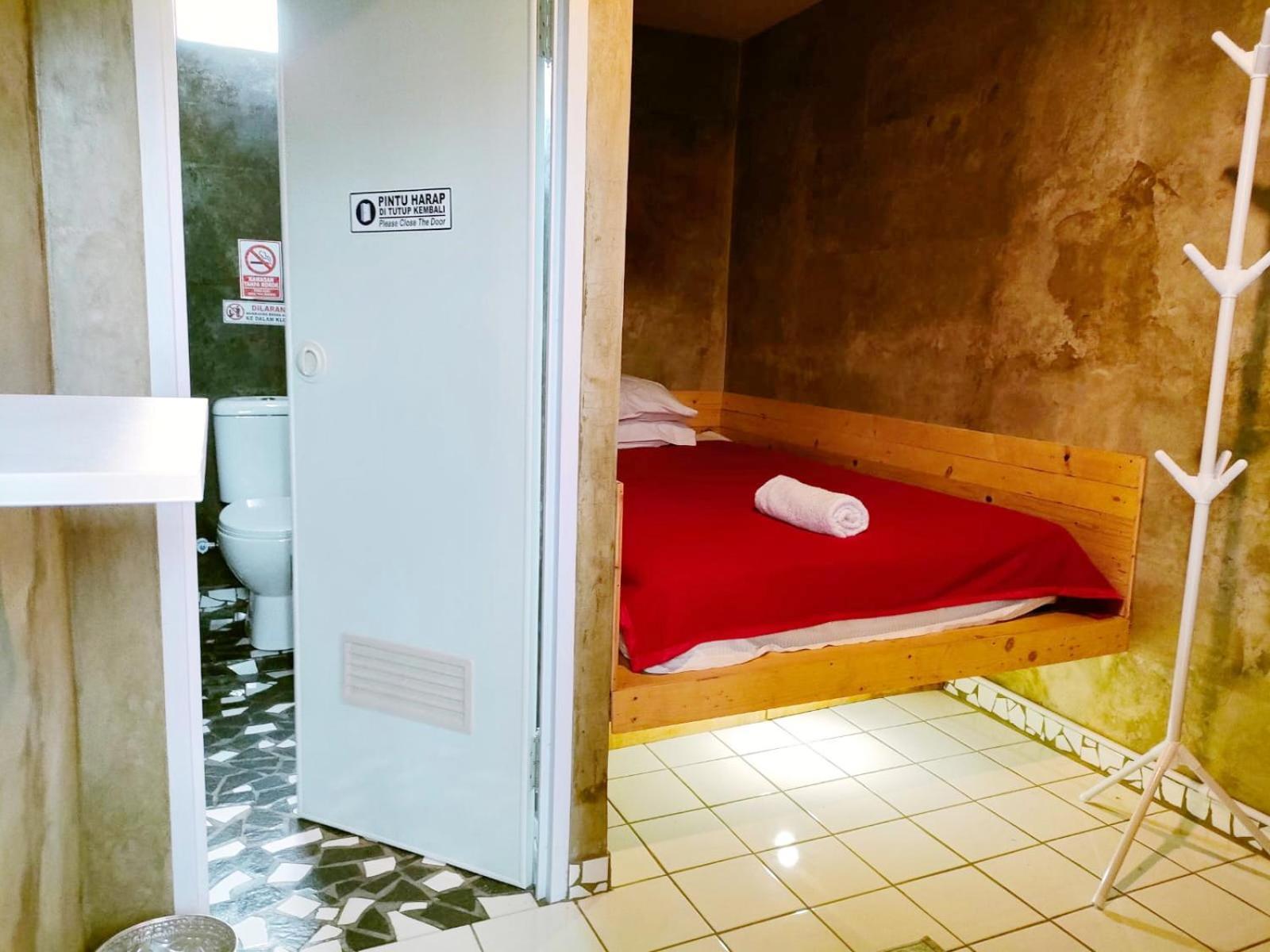 Jeng Tini Guest House Bogor Exterior photo