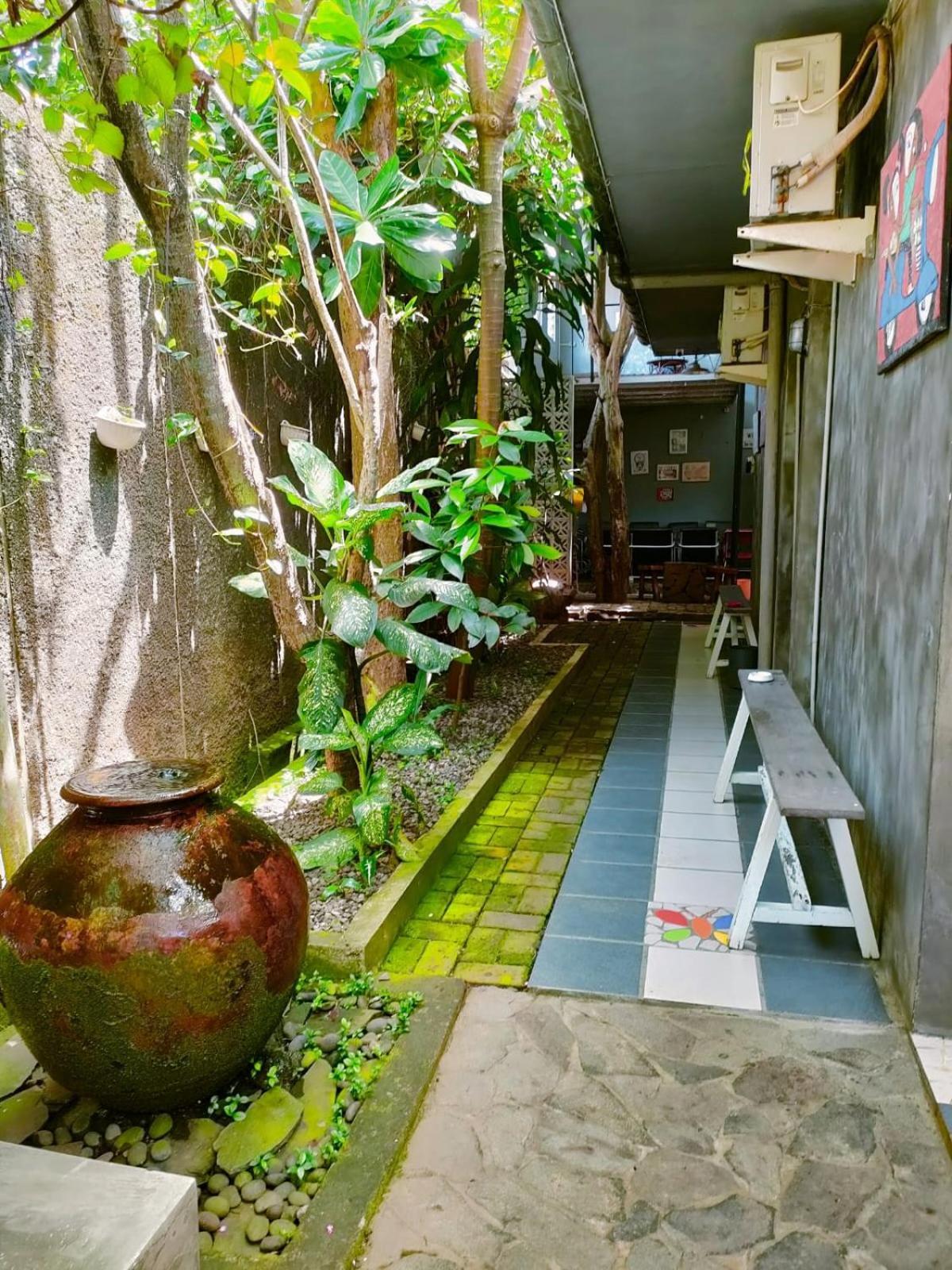 Jeng Tini Guest House Bogor Exterior photo