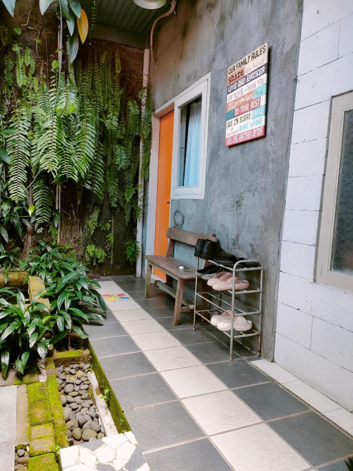 Jeng Tini Guest House Bogor Exterior photo
